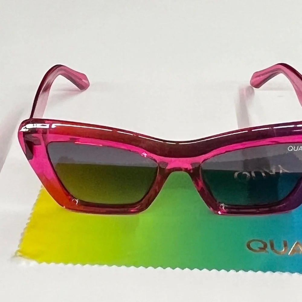 - QUAY AUSTRALIA On the Radio 50mm Cat Eye Sunglasses in Pink /Smoke